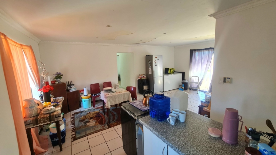 5 Bedroom Property for Sale in Hornlee East Western Cape
